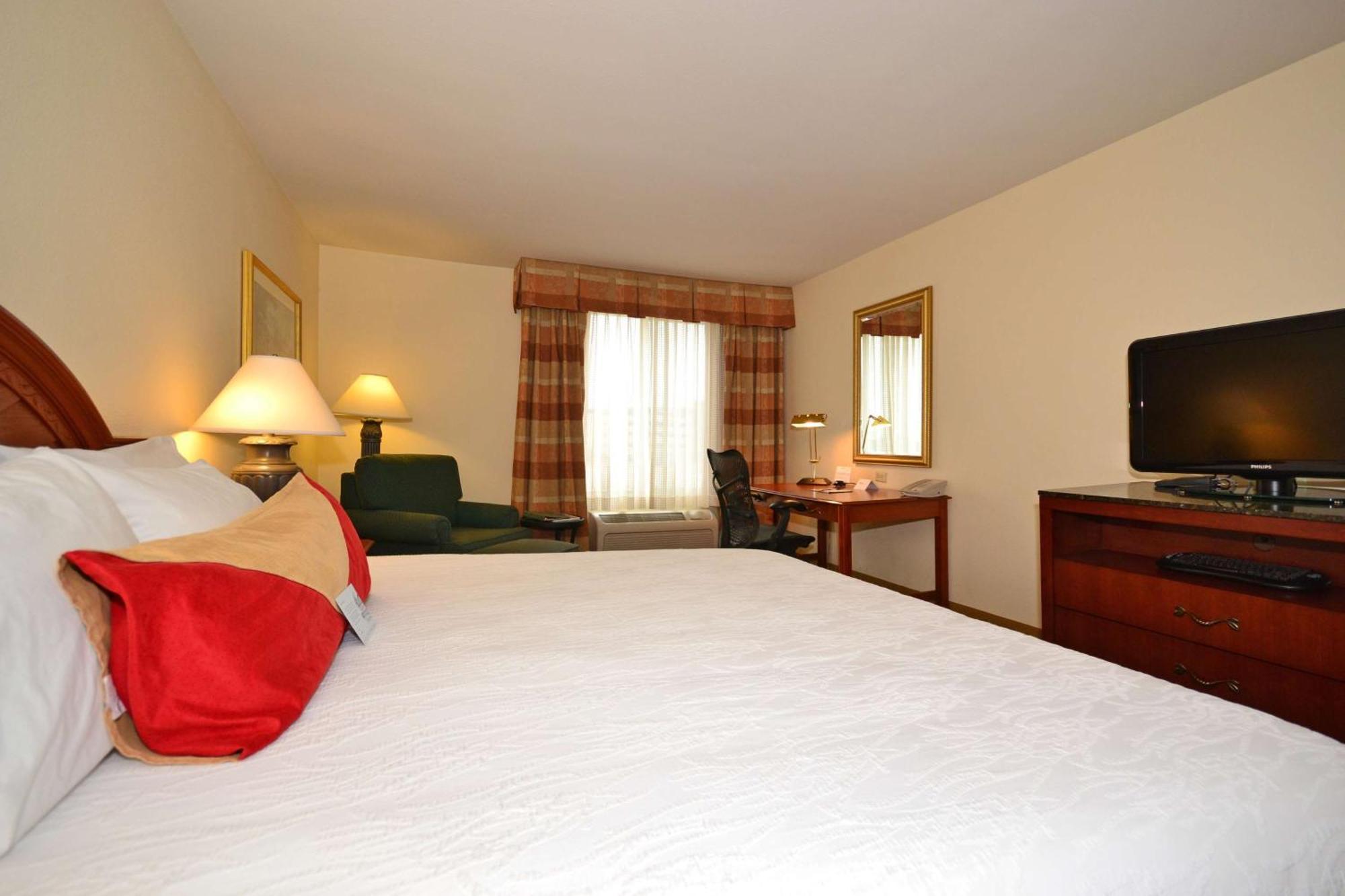 Hilton Garden Inn Tulsa Airport Ngoại thất bức ảnh