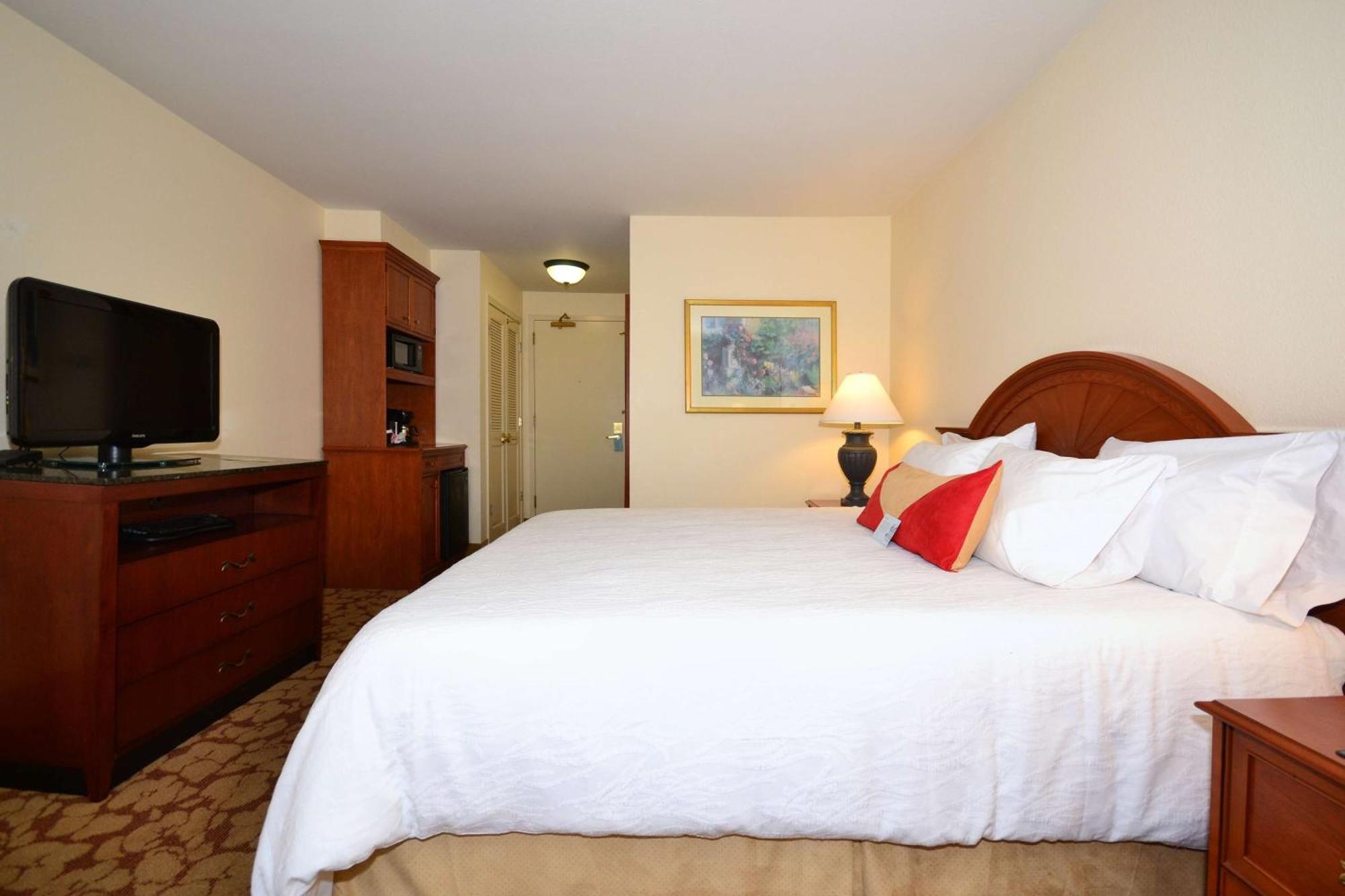 Hilton Garden Inn Tulsa Airport Ngoại thất bức ảnh