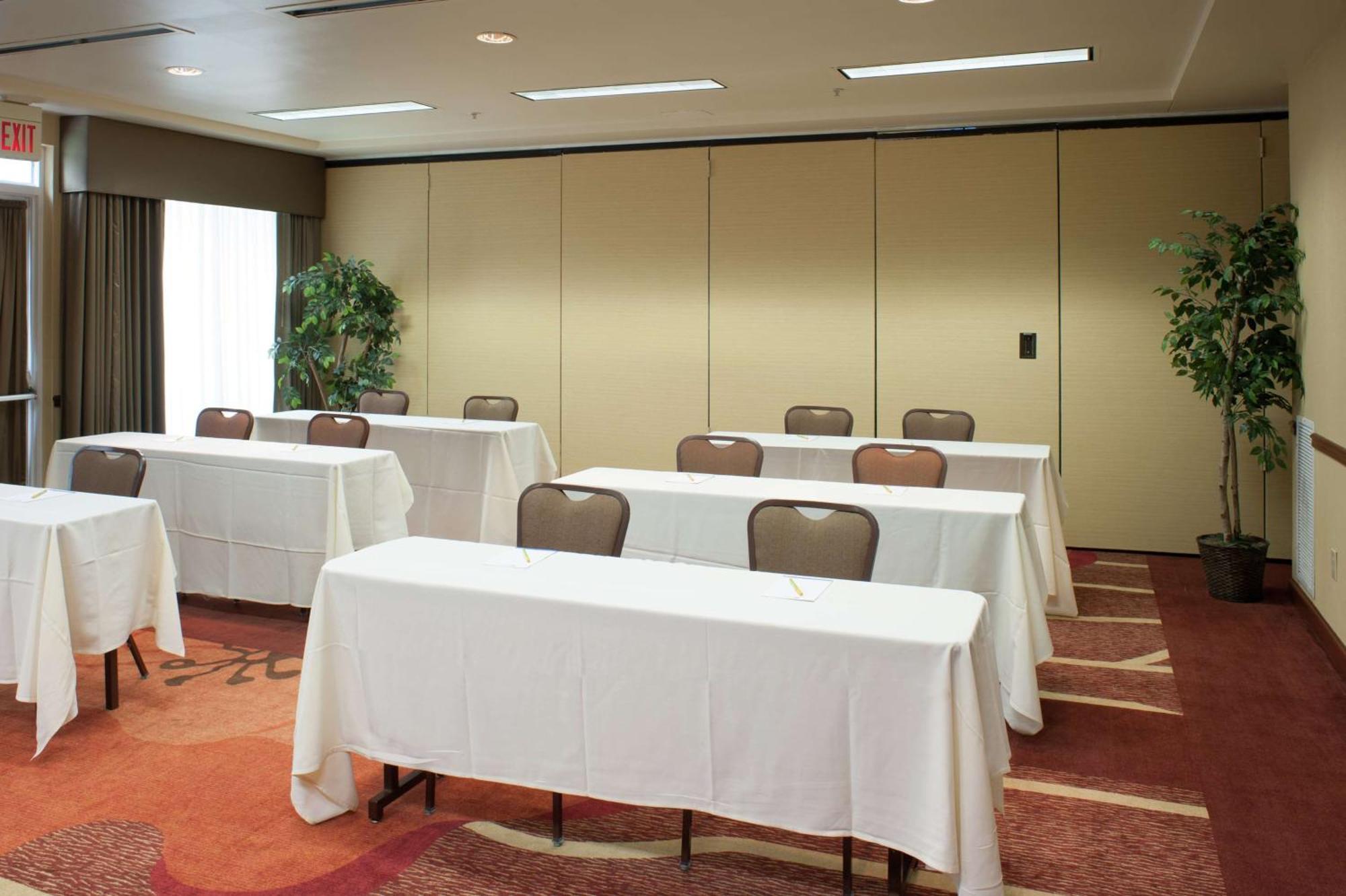 Hilton Garden Inn Tulsa Airport Ngoại thất bức ảnh