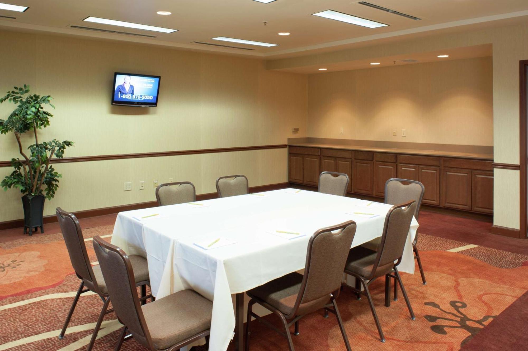 Hilton Garden Inn Tulsa Airport Ngoại thất bức ảnh