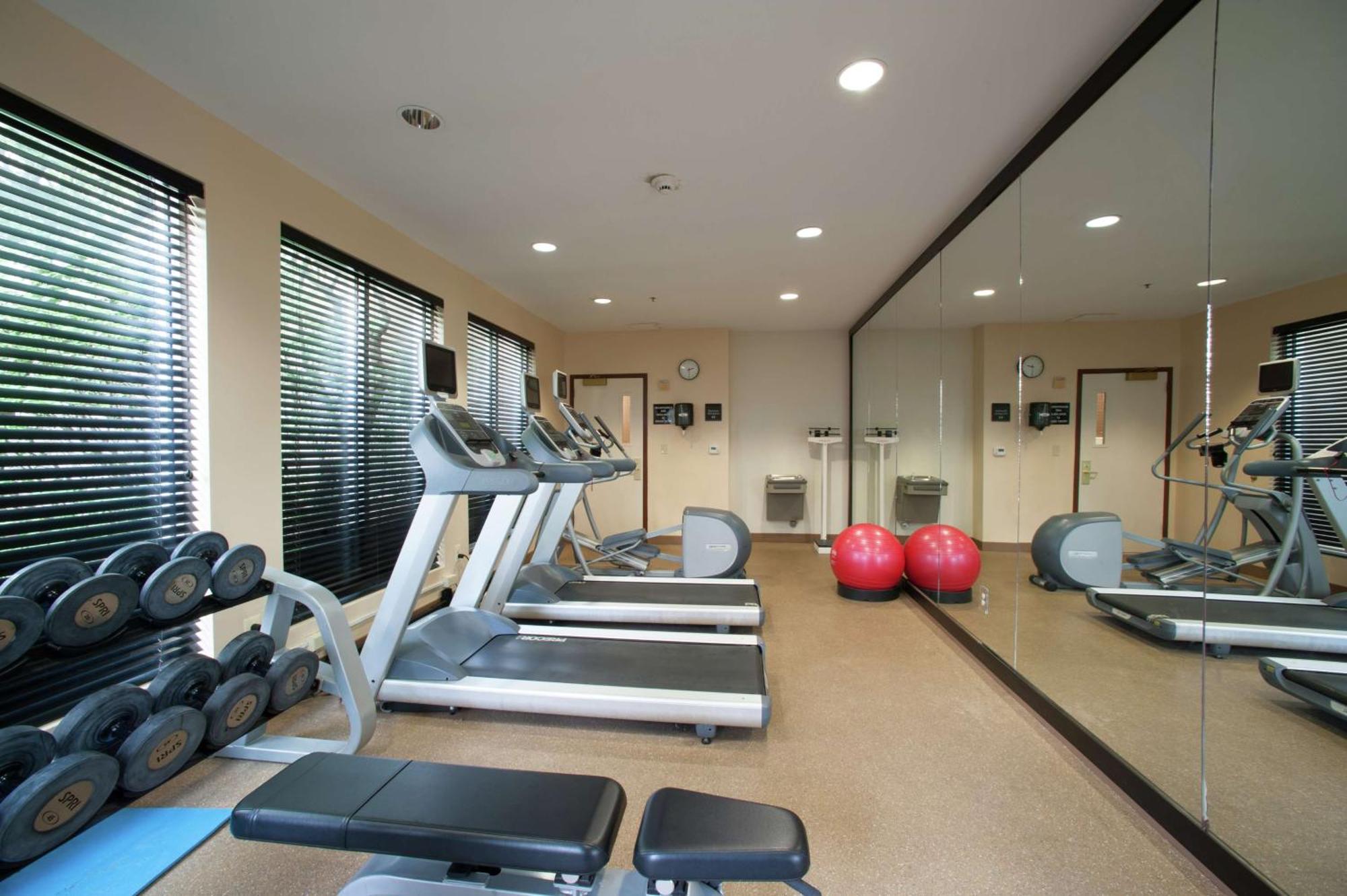 Hilton Garden Inn Tulsa Airport Ngoại thất bức ảnh