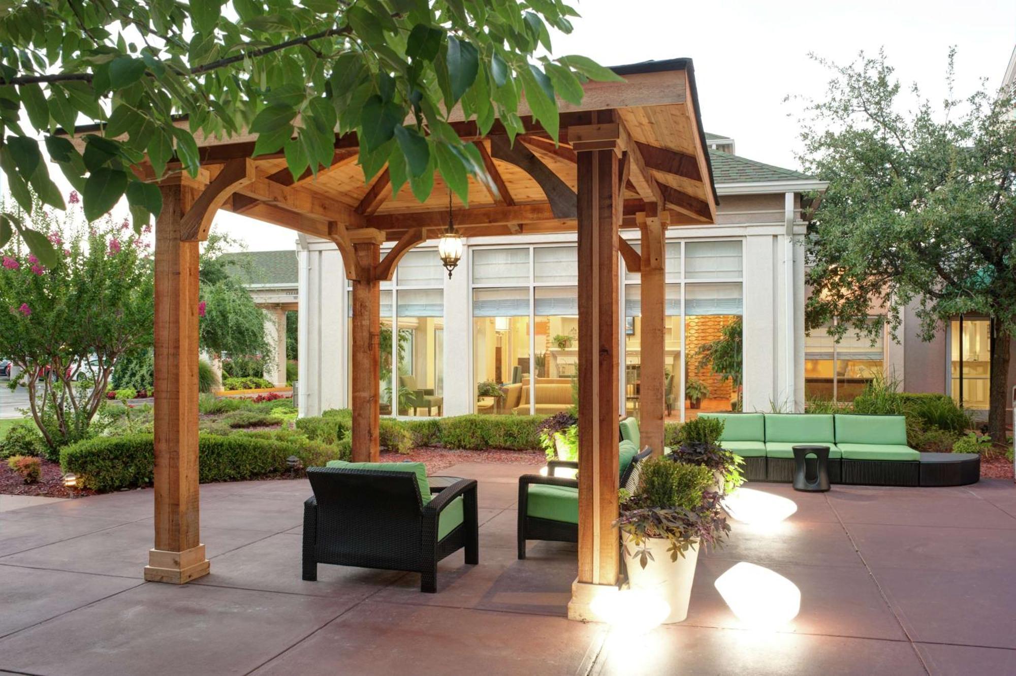 Hilton Garden Inn Tulsa Airport Ngoại thất bức ảnh